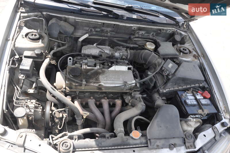 Лифтбек Mitsubishi Carisma 2000 в Львове