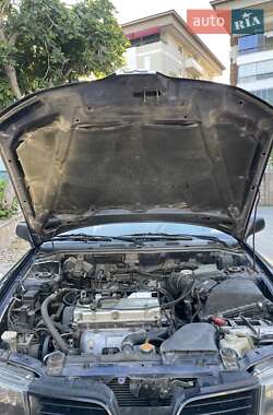 Лифтбек Mitsubishi Carisma 2002 в 