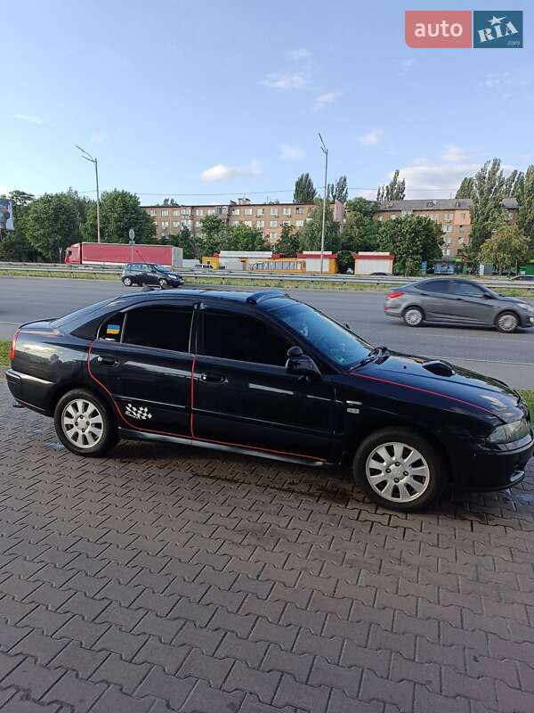 Ліфтбек Mitsubishi Carisma 2003 в Києві