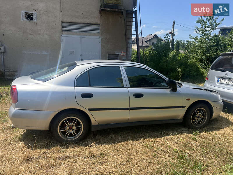 Седан Mitsubishi Carisma 1997 в Ивано-Франковске