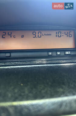 Ліфтбек Mitsubishi Carisma 2001 в 