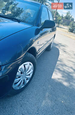 Ліфтбек Mitsubishi Carisma 2001 в 