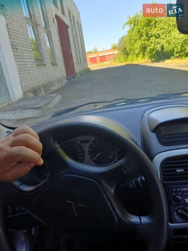 Седан Mitsubishi Carisma 2003 в Тернополе