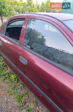 Седан Mitsubishi Carisma 1998 в Ямполе