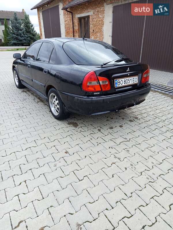 Лифтбек Mitsubishi Carisma 2002 в Тернополе
