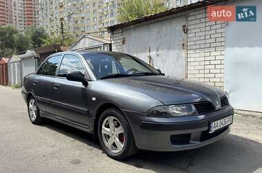 Седан Mitsubishi Carisma 2003 в Киеве