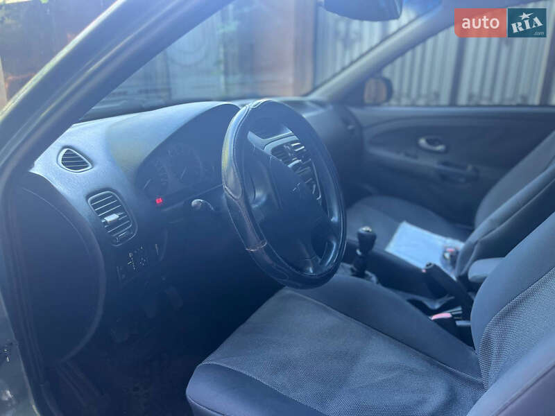 Лифтбек Mitsubishi Carisma 2003 в Одессе