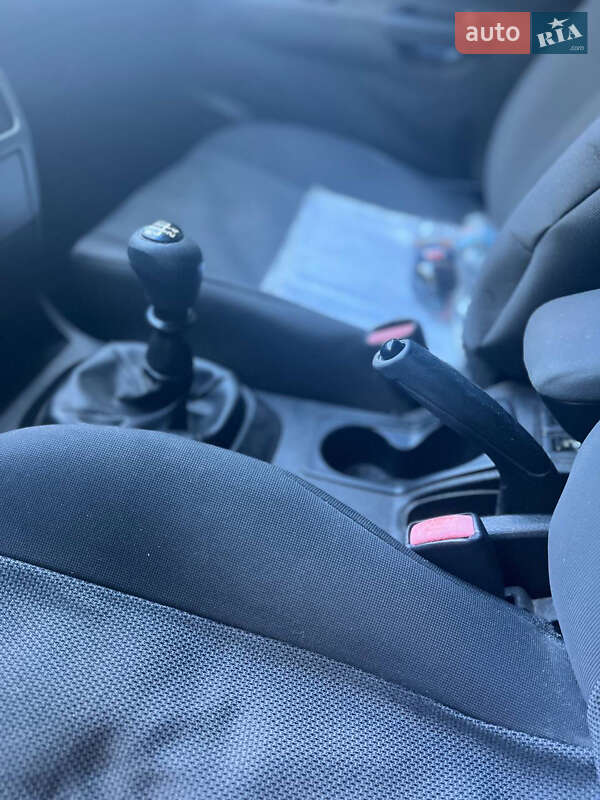 Лифтбек Mitsubishi Carisma 2003 в Одессе