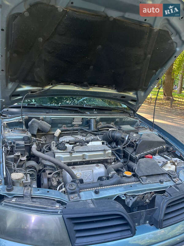 Лифтбек Mitsubishi Carisma 2003 в Одессе