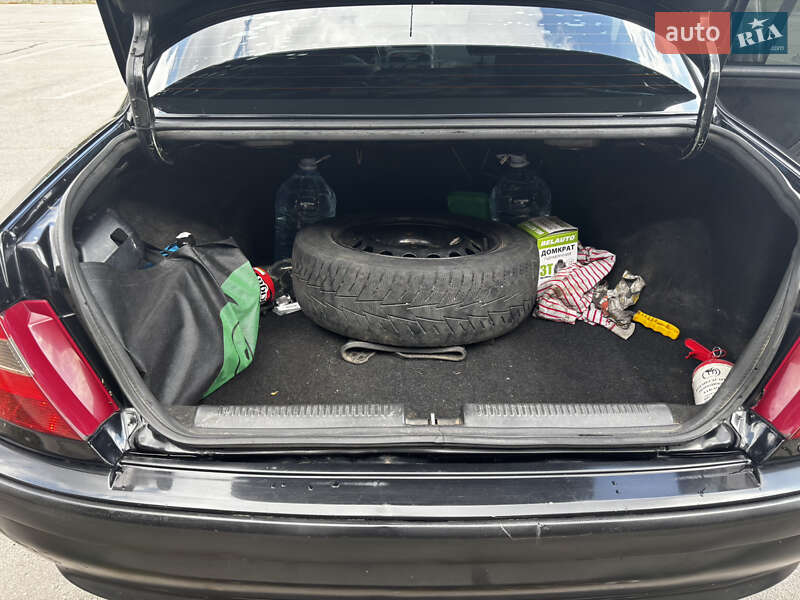 Седан Mitsubishi Carisma 2003 в Запорожье