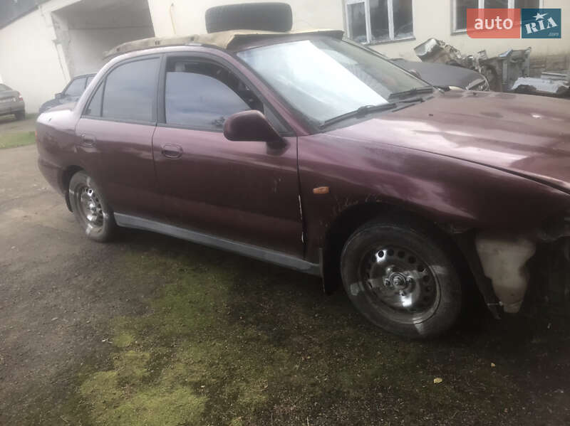 Седан Mitsubishi Carisma 1997 в Долине