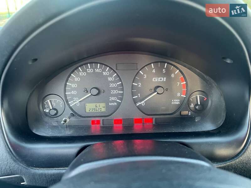 Ліфтбек Mitsubishi Carisma 2001 в Олександрії фото 13 Ліфтбек Mitsubishi Carisma 2001 в Олександрії