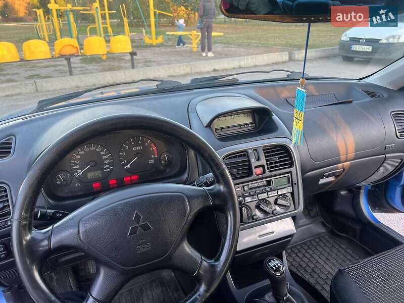 Ліфтбек Mitsubishi Carisma 2001 в Олександрії фото 18 Ліфтбек Mitsubishi Carisma 2001 в Олександрії