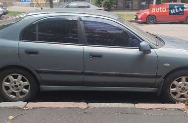 Ліфтбек Mitsubishi Carisma 2002 в Києві