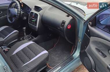 Седан Mitsubishi Carisma 2003 в  фото 3 Седан Mitsubishi Carisma 2003 в