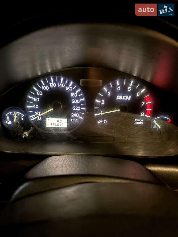 Седан Mitsubishi Carisma 2003 в Павлограде