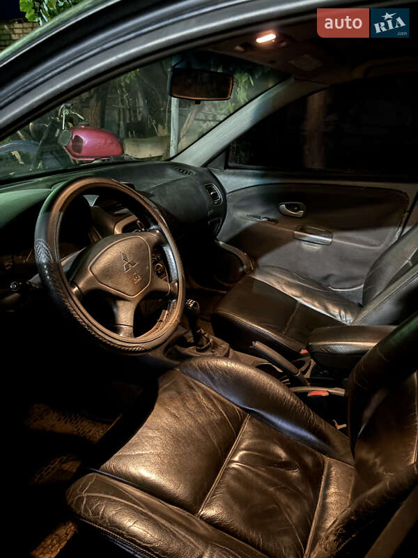 Седан Mitsubishi Carisma 2003 в Павлограде