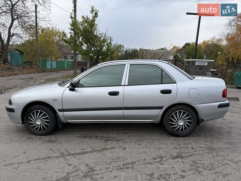 Седан Mitsubishi Carisma 2003 в Яготині