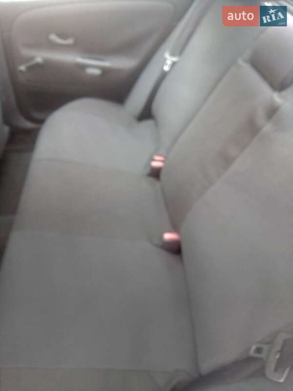 Седан Mitsubishi Carisma 2003 в Фастове