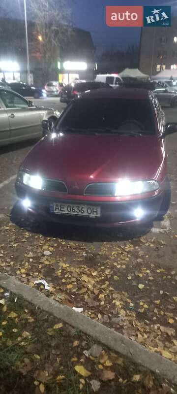 Ліфтбек Mitsubishi Carisma 2000 в Дніпрі