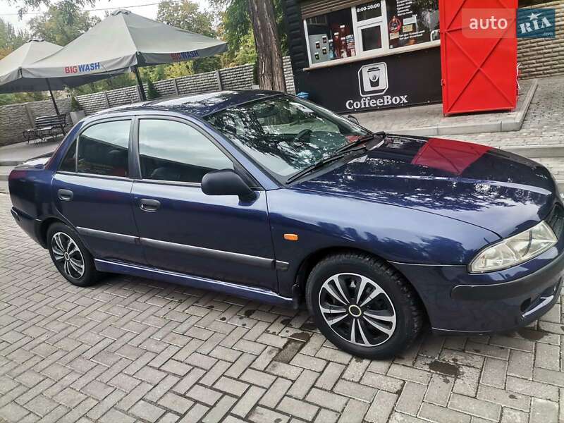 Mitsubishi Carisma 2001