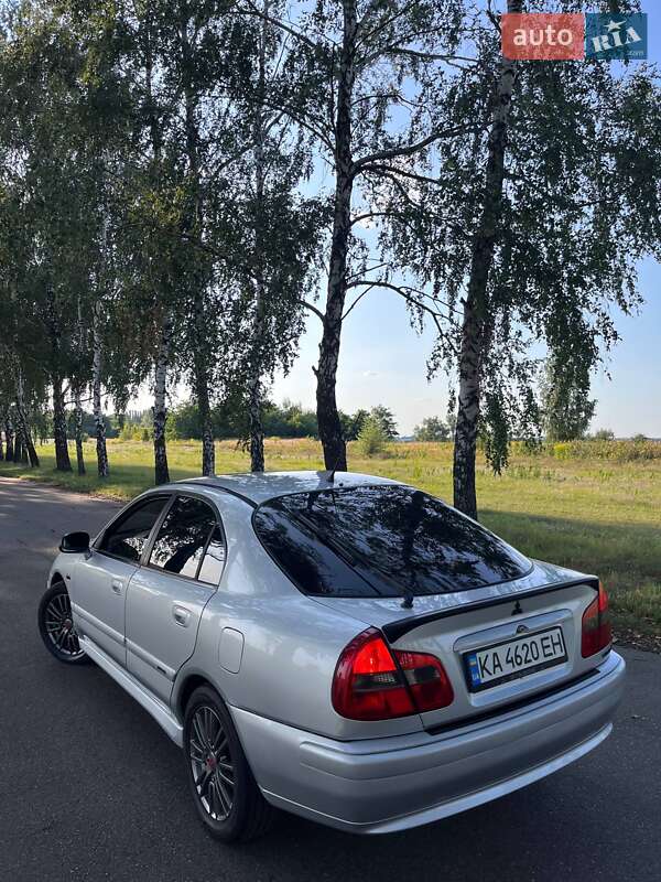 Mitsubishi Carisma 2003