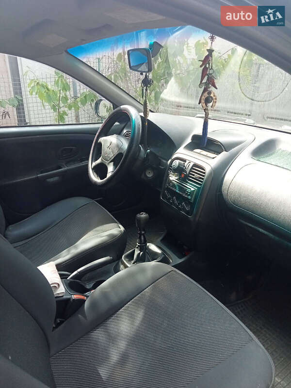 Седан Mitsubishi Carisma 2003 в Одессе фото 4 Седан Mitsubishi Carisma 2003 в Одессе