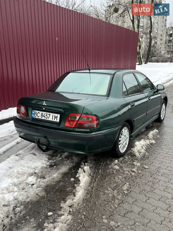 Седан Mitsubishi Carisma 2000 в Львові