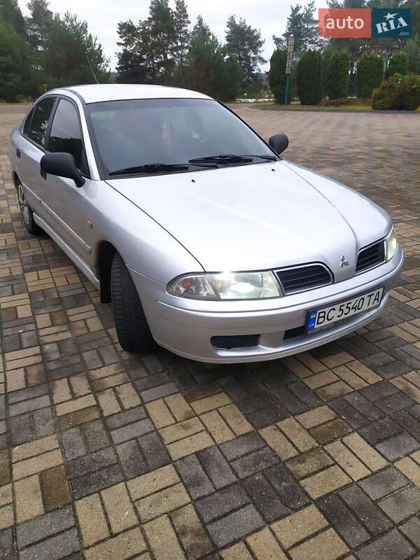 Ліфтбек Mitsubishi Carisma 2003 в Мостиській