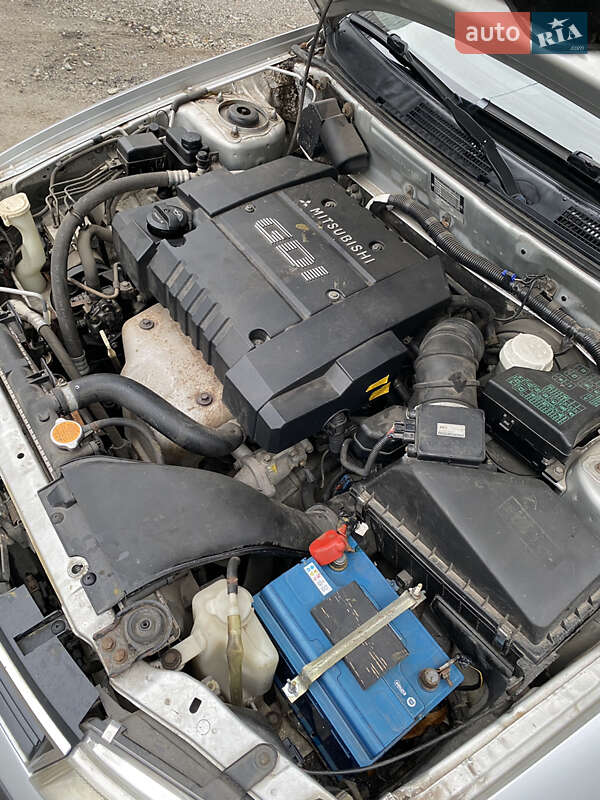 Седан Mitsubishi Carisma 2001 в Днепре