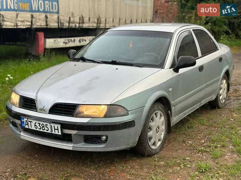 Седан Mitsubishi Carisma 2003 в Івано-Франківську