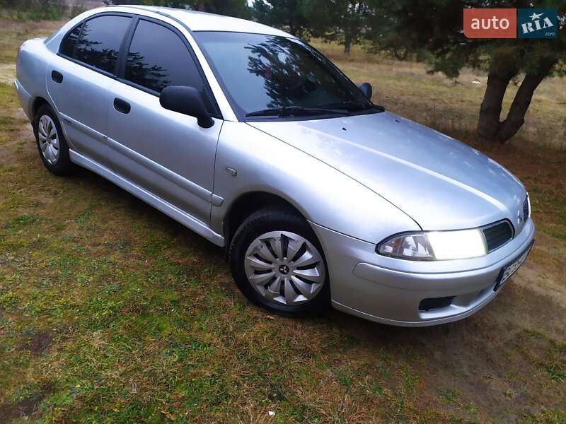 Лифтбек Mitsubishi Carisma 2003 в Мостиске