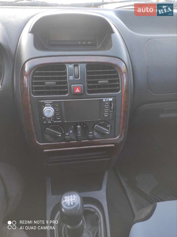 Ліфтбек Mitsubishi Carisma 2001 в Дубні