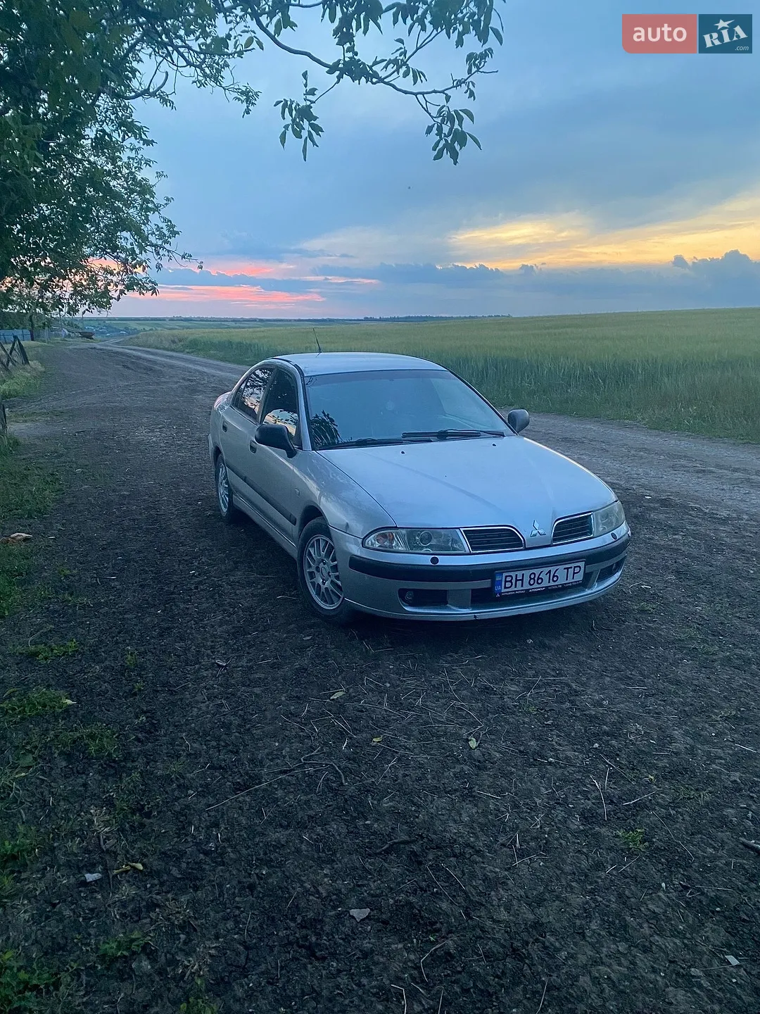 Mitsubishi Carisma 2001 VIN XMCLRDA2A2F000254 фото оголошення 2 з 10