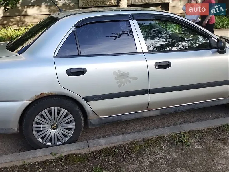 Mitsubishi Carisma 2003
