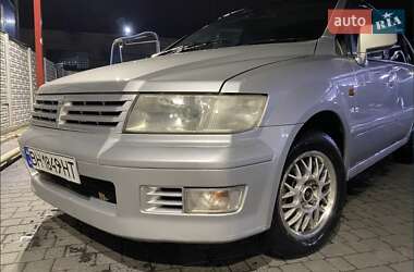 Минивэн Mitsubishi Chariot 1999 в 