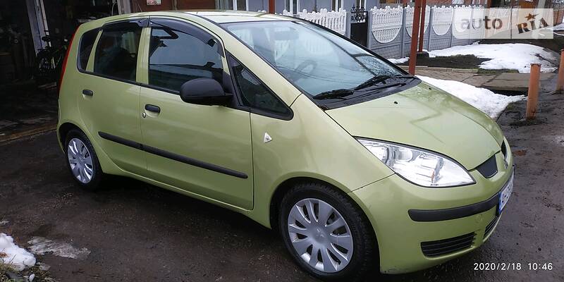 Хэтчбек Mitsubishi Colt 2005 в Мирнограде