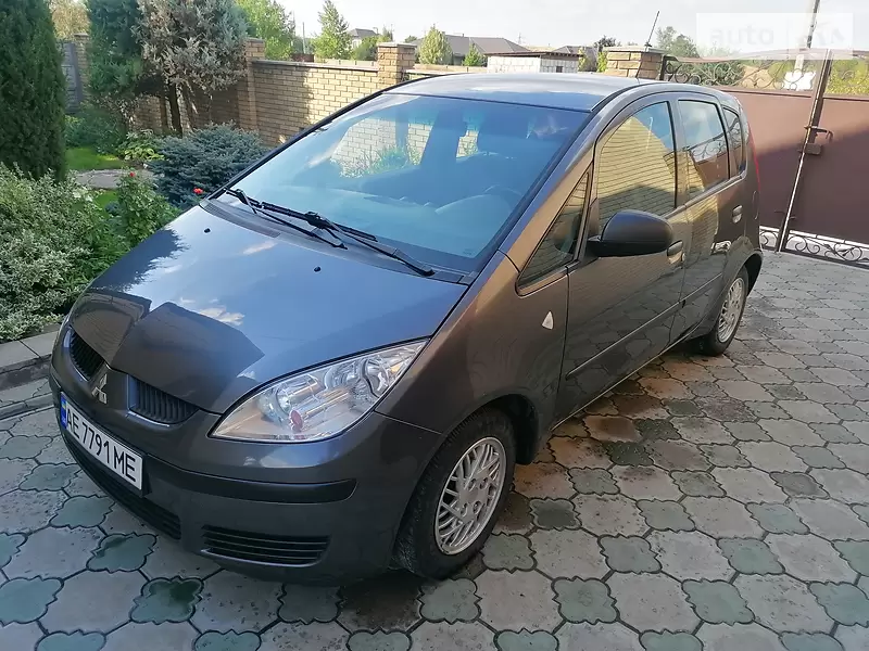 Хэтчбек Mitsubishi Colt 2004 в 