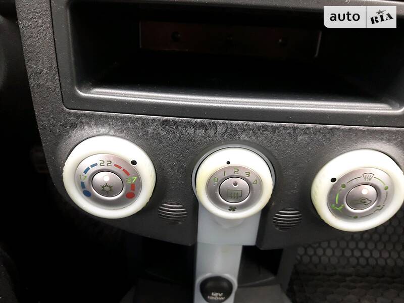 Мінівен Mitsubishi Colt 2006 в Луцьку