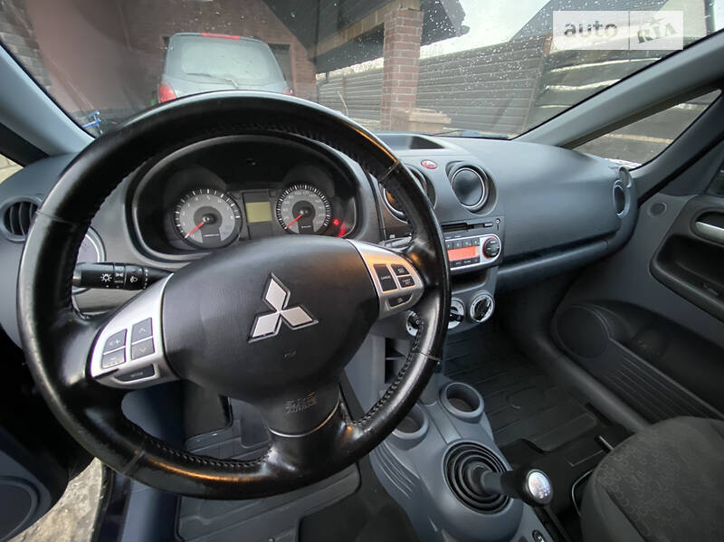 Купе Mitsubishi Colt 2010 в Черновцах