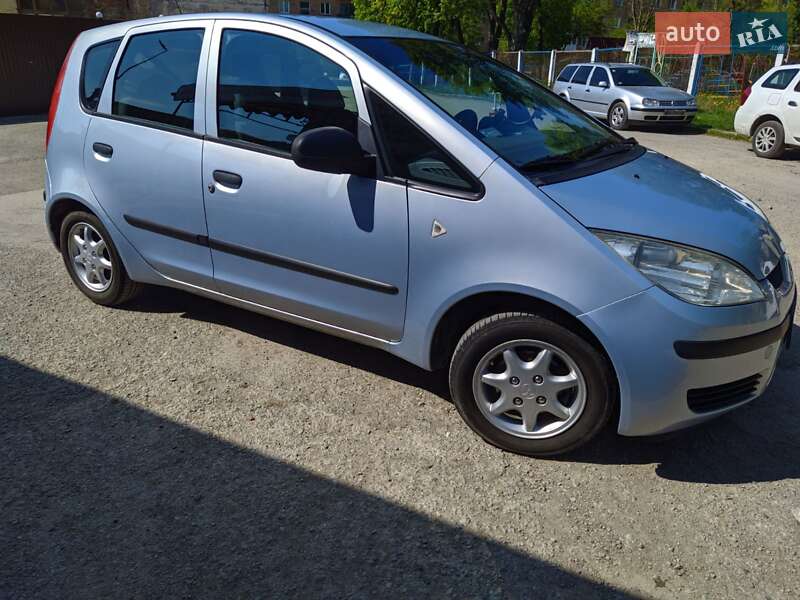 Хэтчбек Mitsubishi Colt 2004 в Каменец-Подольском