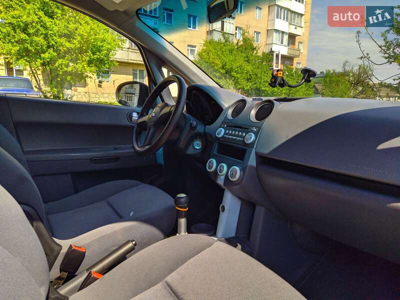 Хэтчбек Mitsubishi Colt 2004 в Каменец-Подольском