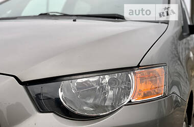 Хэтчбек Mitsubishi Colt 2010 в 