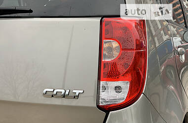Хэтчбек Mitsubishi Colt 2010 в 