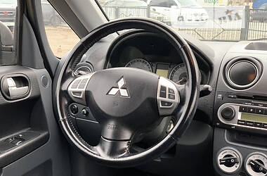 Хэтчбек Mitsubishi Colt 2010 в 