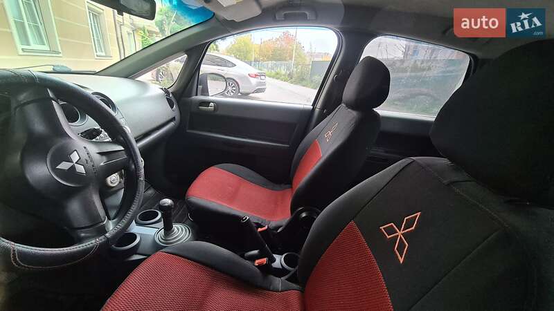 Хетчбек Mitsubishi Colt 2007 в Ужгороді