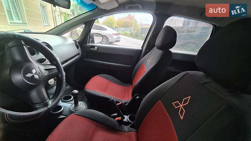 Хэтчбек Mitsubishi Colt 2007 в Ужгороде