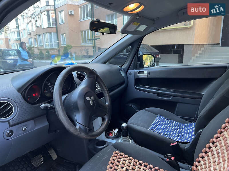 Хэтчбек Mitsubishi Colt 2007 в Черновцах фото 5 Хэтчбек Mitsubishi Colt 2007 в Черновцах