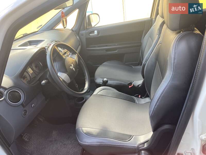 Хетчбек Mitsubishi Colt 2010 в Кам'янець-Подільському