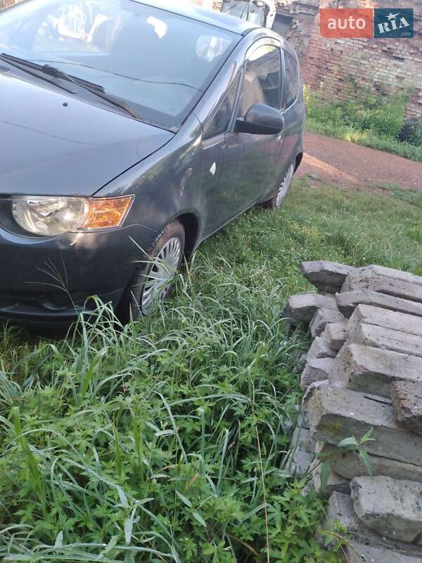 Хэтчбек Mitsubishi Colt 2009 в Черновцах
